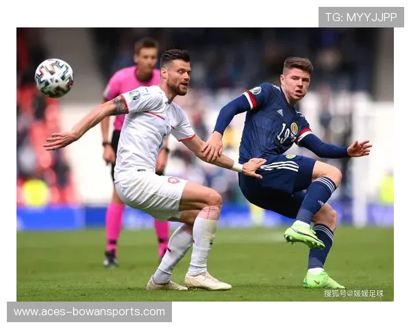 《探索11位足球巨星的传奇之路和他们对现代足球的深远影响》