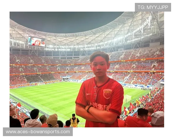 庆祝足球明星成长之路展现个人奋斗与荣耀时刻