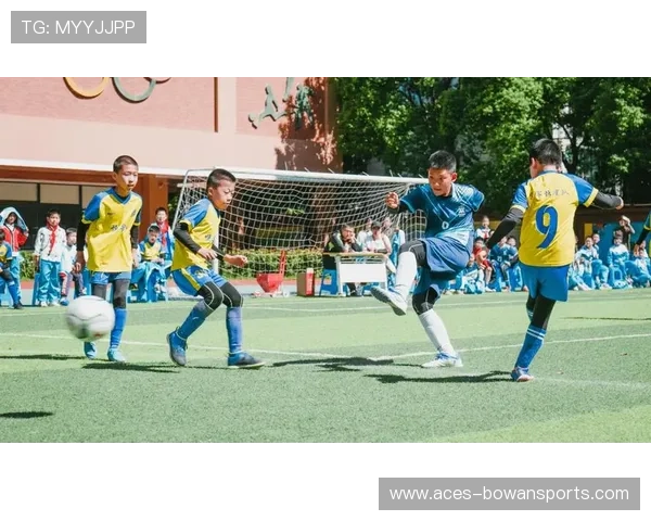 球星闪耀街头足球热潮点燃年轻一代激情舞动绿茵梦想