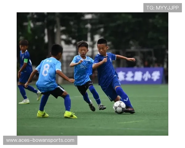 足球传奇兰：从青训小将到世界足坛巨星的蜕变与辉煌